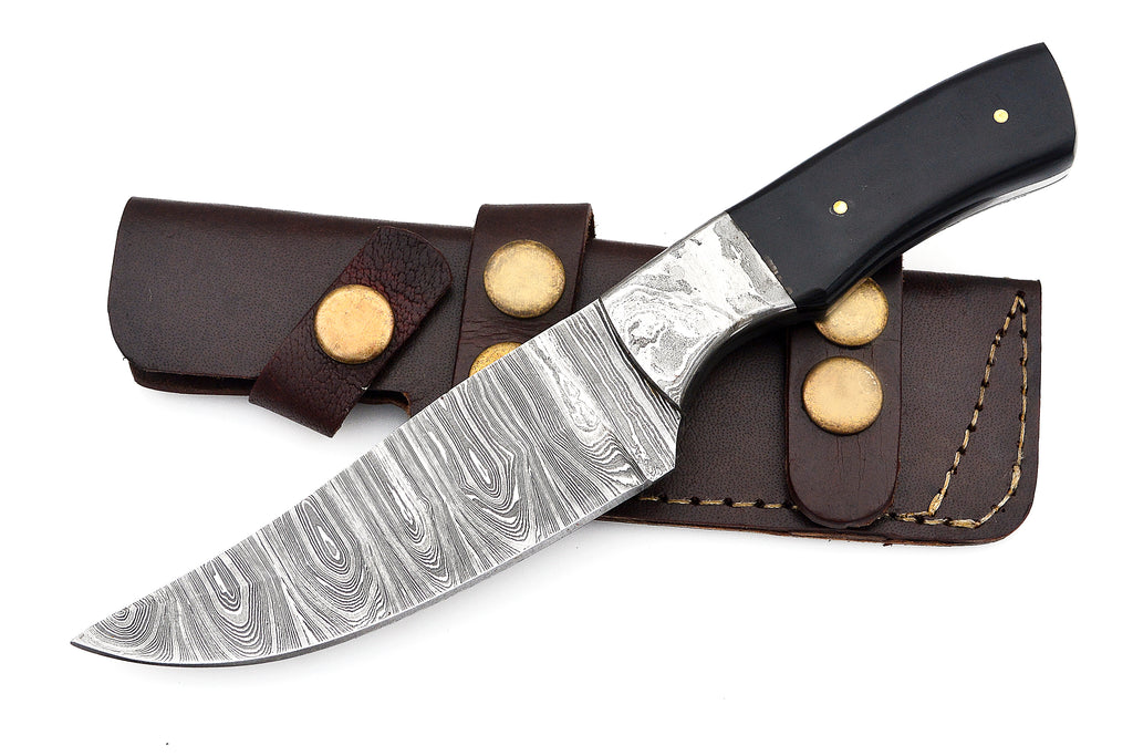 Damuscus Hunting Knife W. Caseb Black/Damascus) Handle