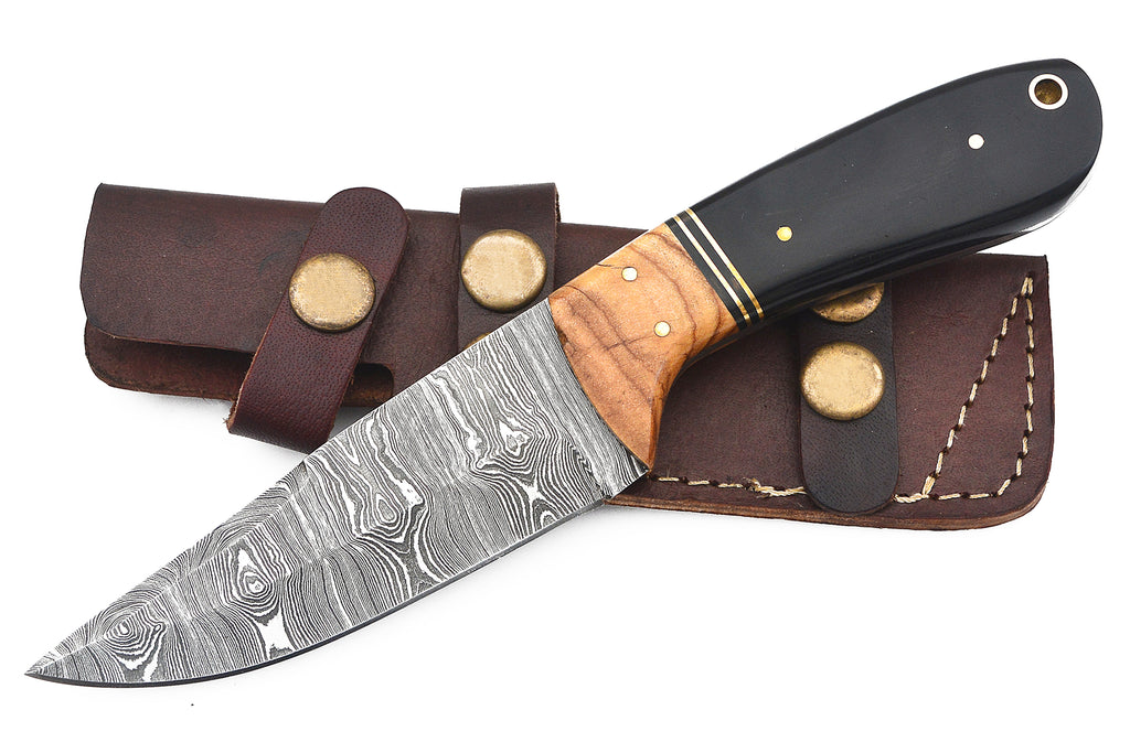 Damuscus Hunting Knife W. Case Black And Wood Handle